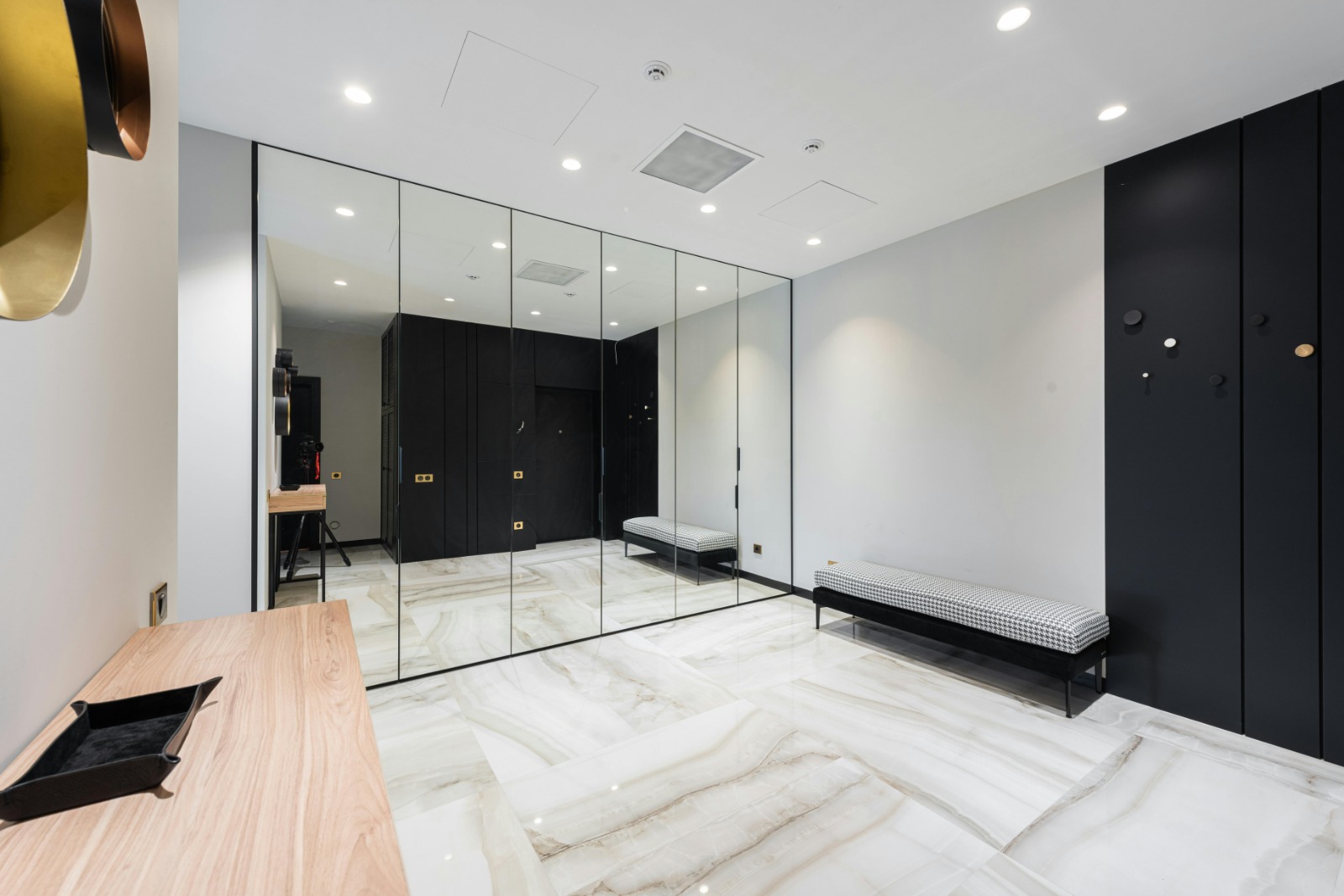Sunny Shower USA: Shower Doors That Blend Style and Function